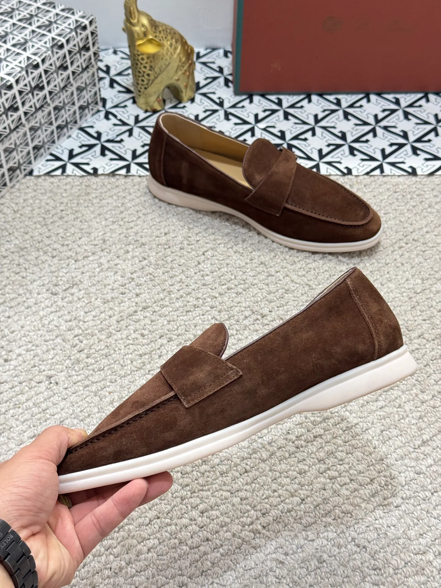 Men's men's shoes 💰380 [New model] 🍓🍓Loro Piana - LP couple model. The new moccasins are made of water-repellent treated suede uppers with rubber soles, a classic. The complex craftsmanship and meticulous structure make the shoes light and soft, allowing you to walk comfortably and freely. Perfect for wearing at the beach or out in the water during the summer. Size: 35-44 (45 customized